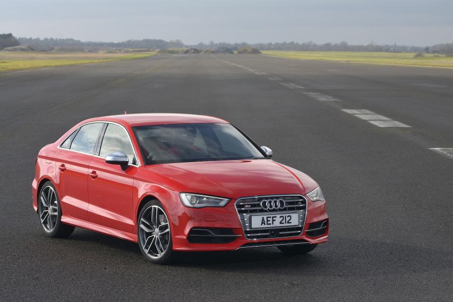  Audi S3 Sedan (8V) 2013 года  (UK) (фото 9 из 53)
